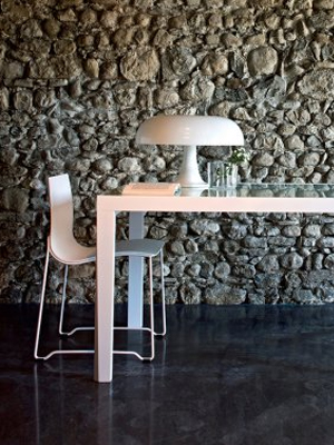 Table extensible en verre CARA - Finition noir - structure bois laqué blanc mat - plateau en verre sérigraphié noir - h76cm L120 à 240cm l90cm
